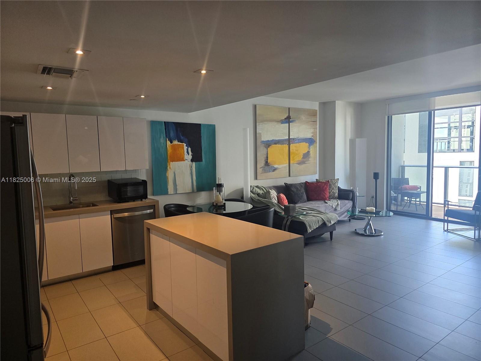 CANVAS CONDO - Residential