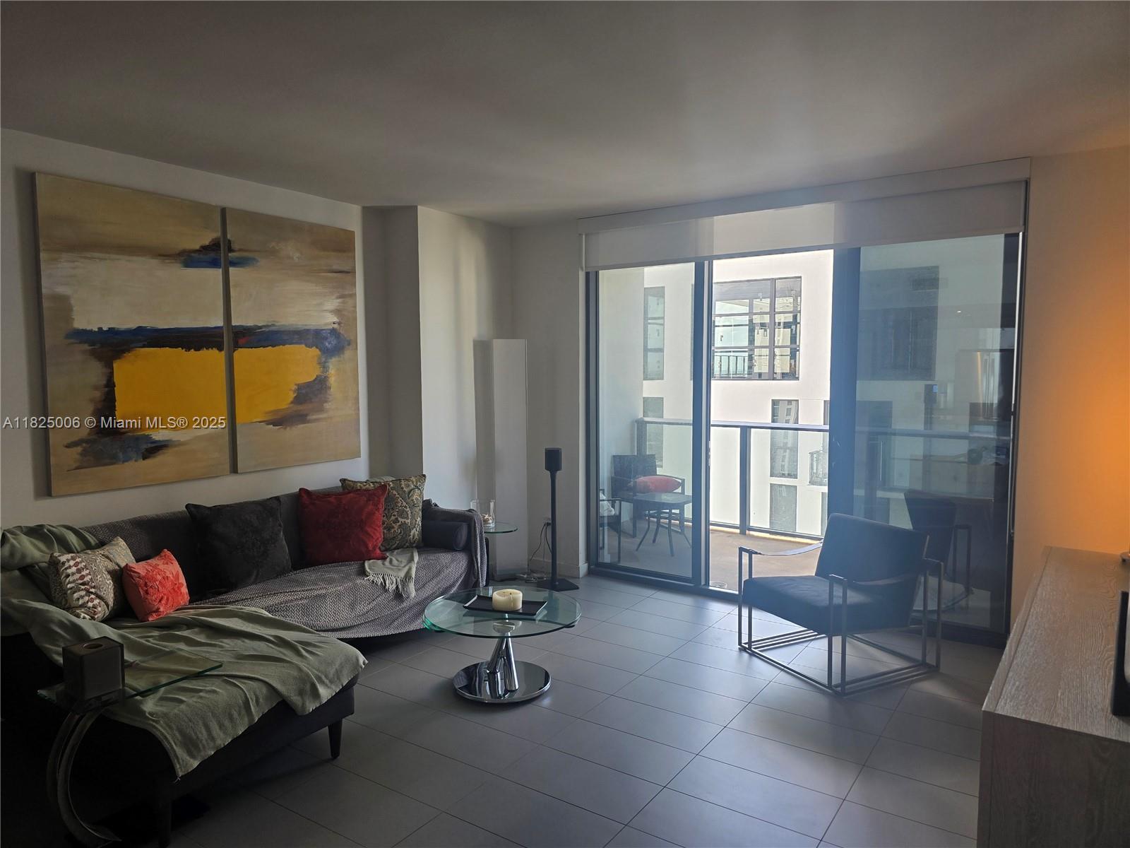 CANVAS CONDO - Residential