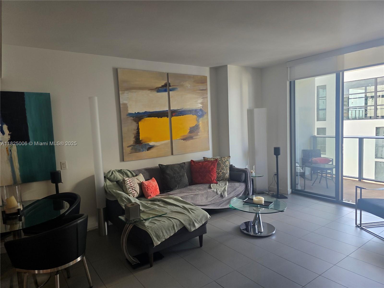 CANVAS CONDO - Residential