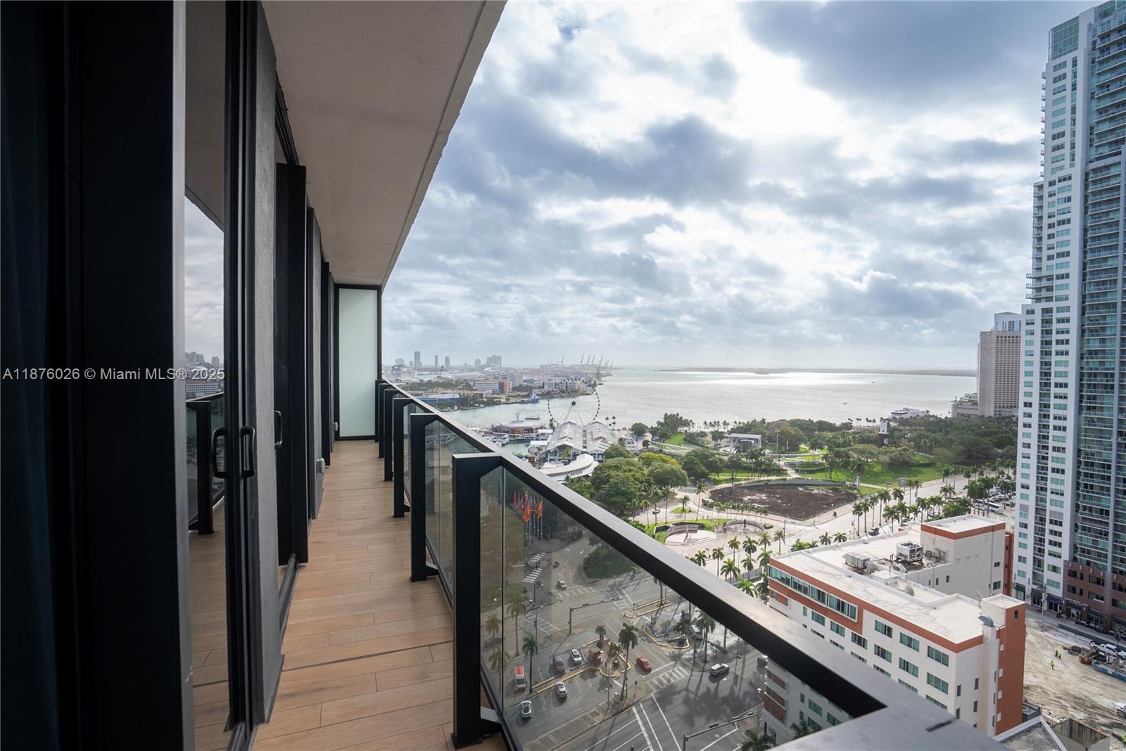 The Elser Residences and Hotel : New Construction, FULL FURNISHED 3 Hab + 3Bath -Balcony -waterfron ,City skyline Location Location ,Magnetic and Magical stree .Enjoy acces to well appointed ameneties and direct proximity to world -class entertainment ,arts. mantenance fee .Can be rented tru hotel . Airbnb permitted .