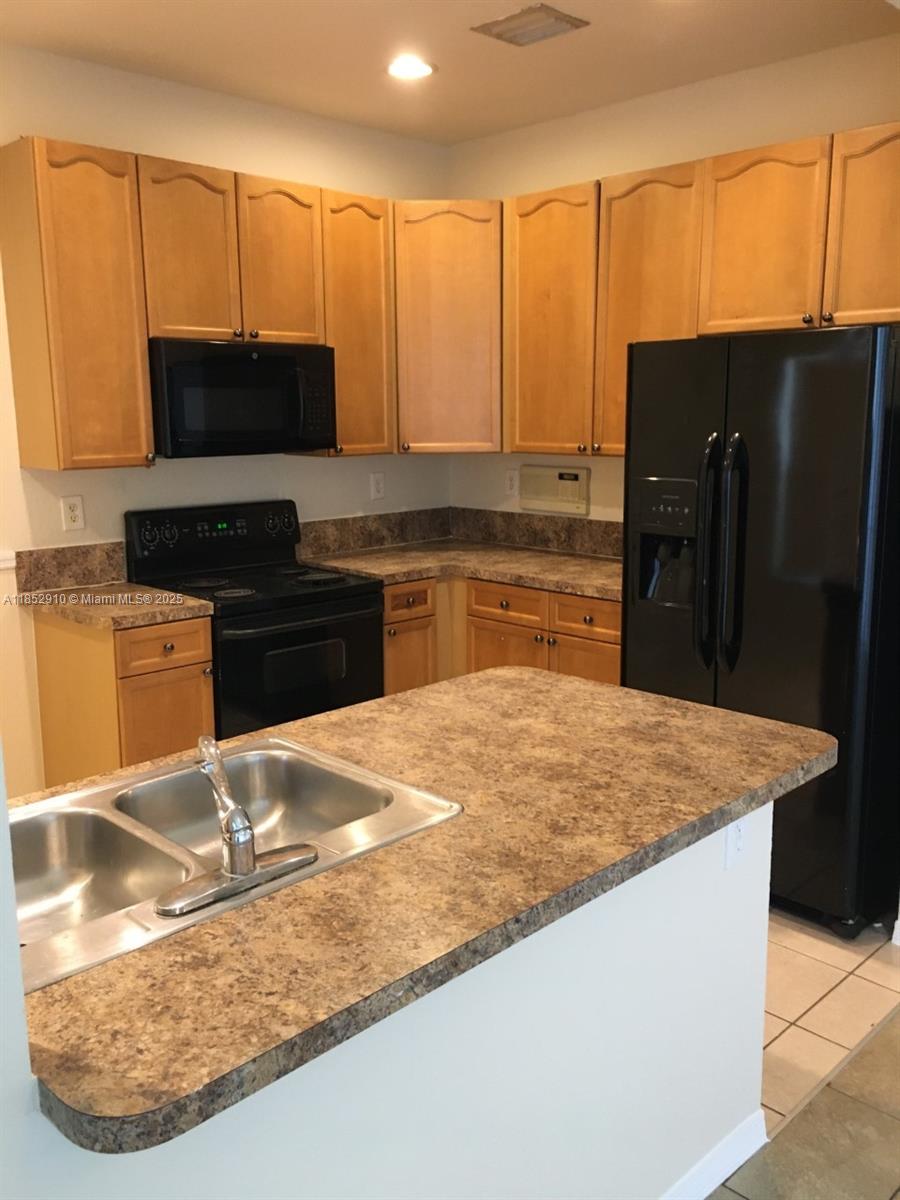 MERRICK PRESERVE CONDO - Residential Lease