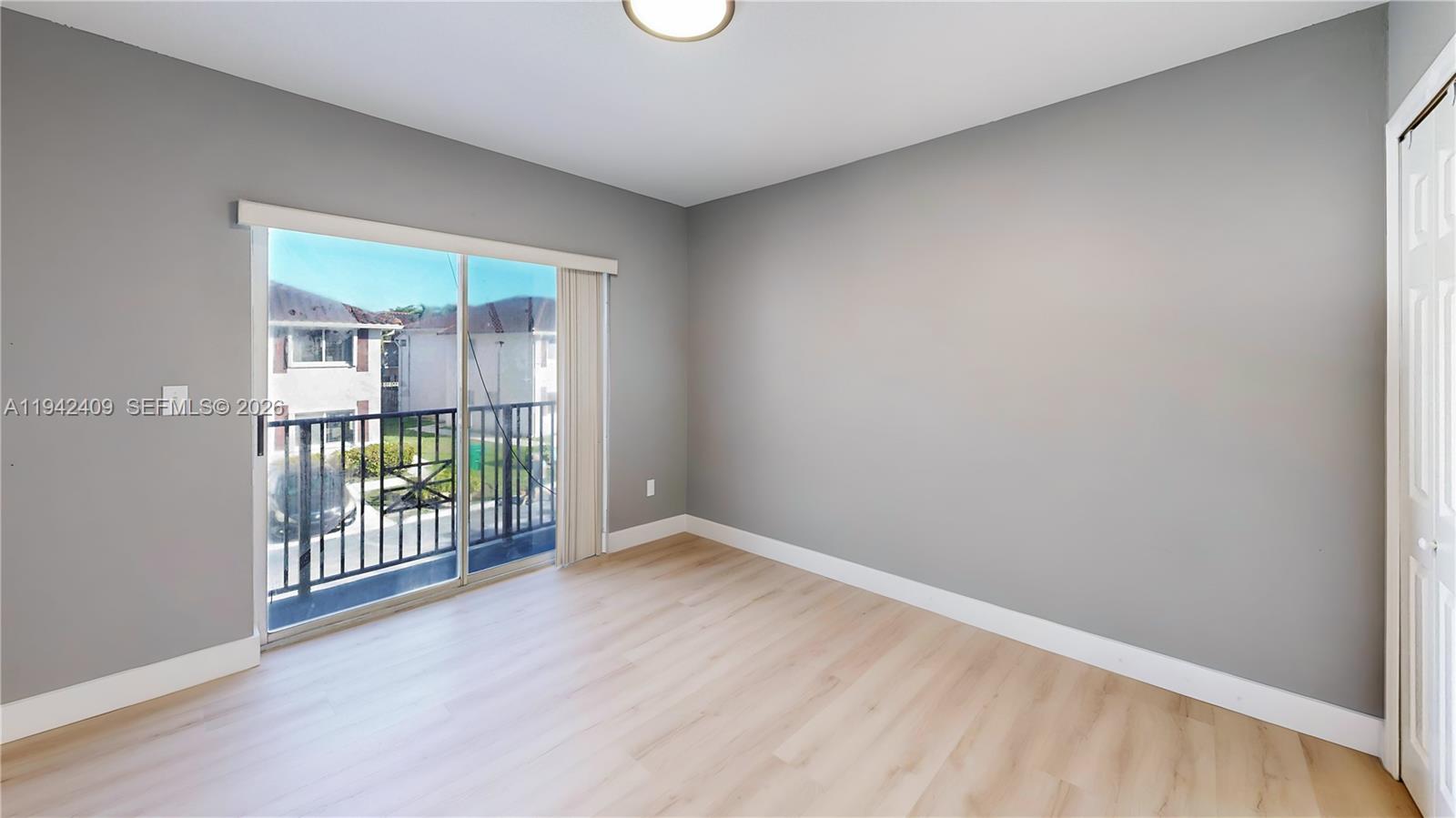 VILLAS AT THE HAMMOCKS CO - Residential