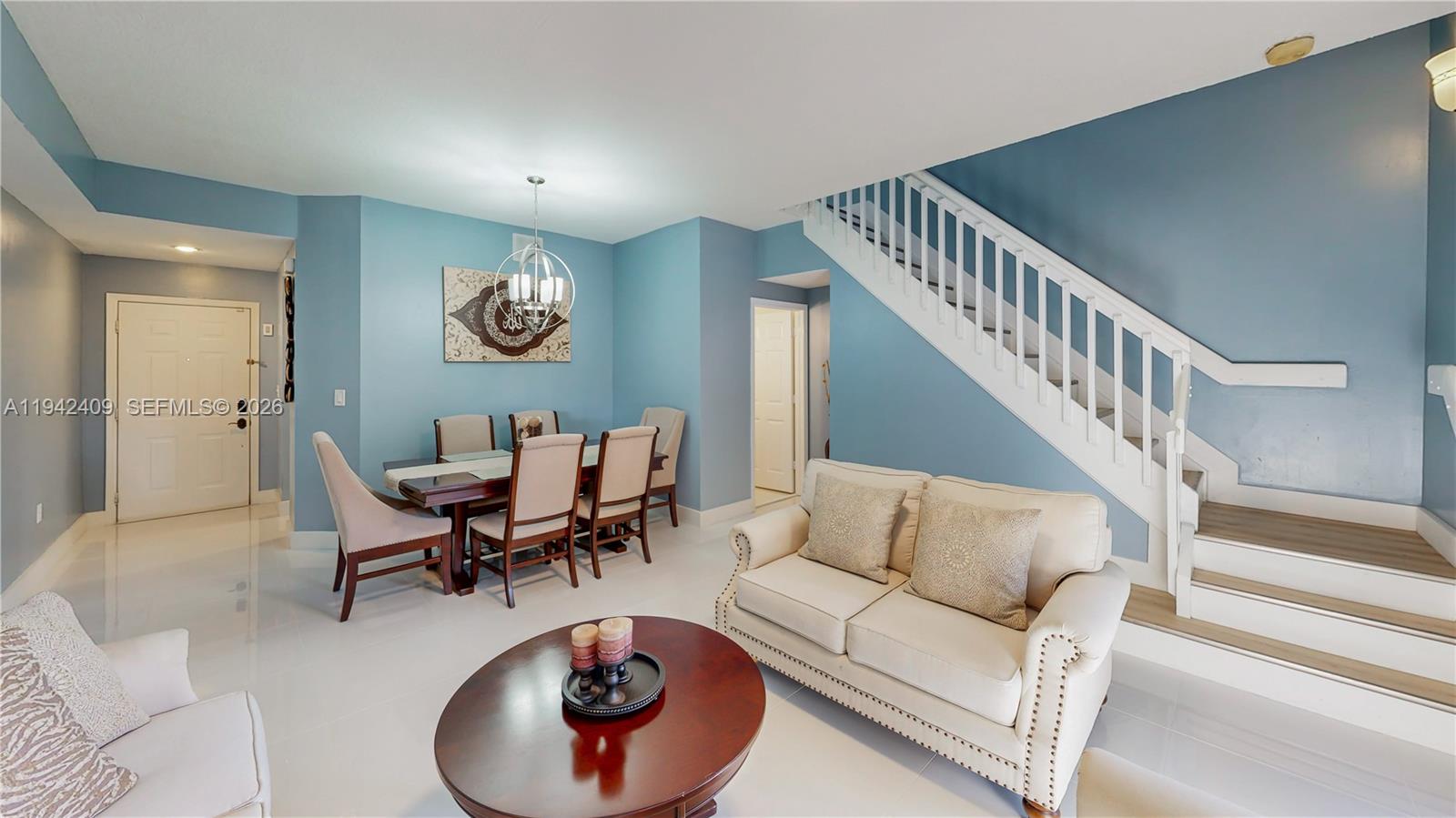 VILLAS AT THE HAMMOCKS CO - Residential