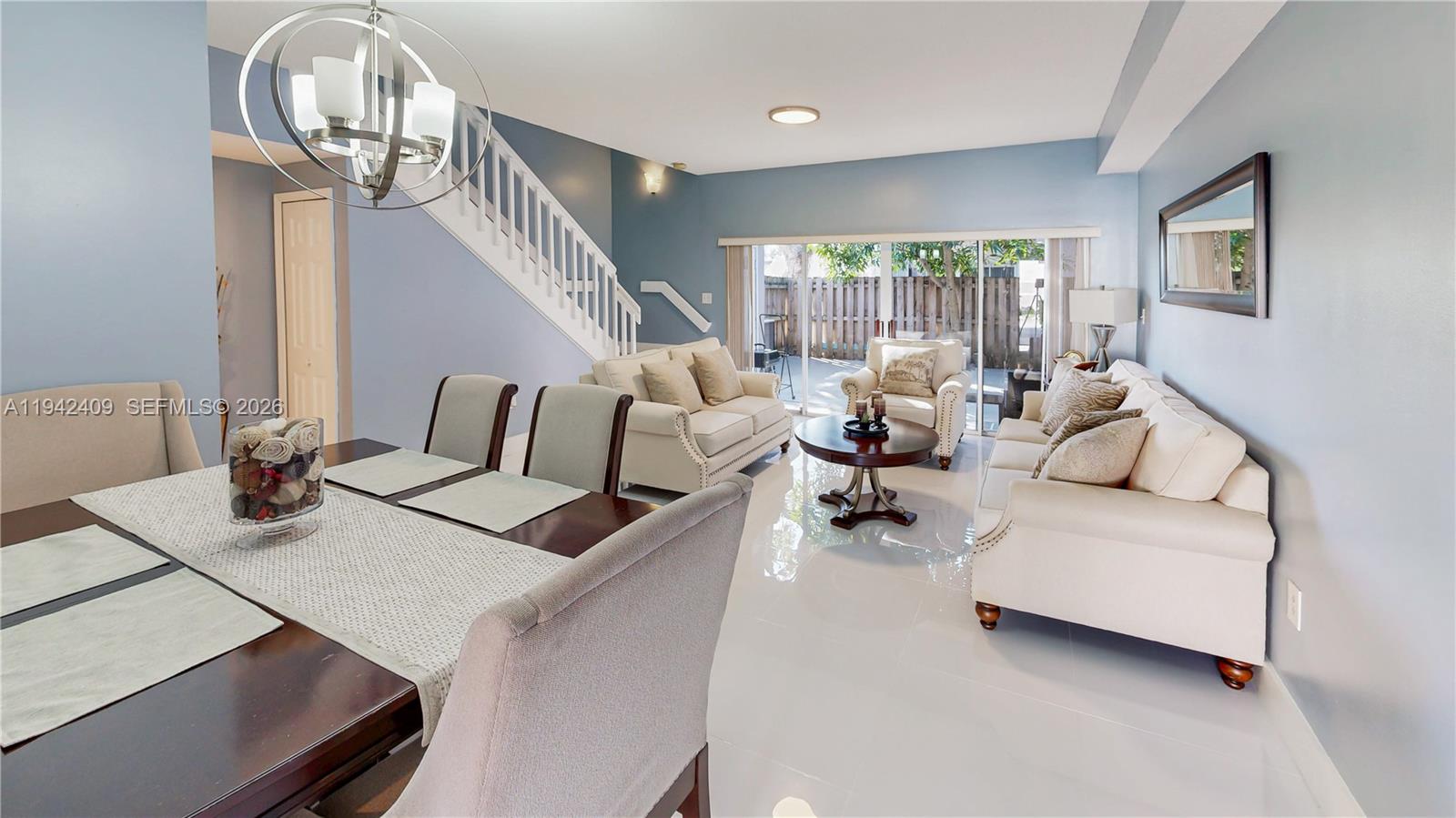 VILLAS AT THE HAMMOCKS CO - Residential