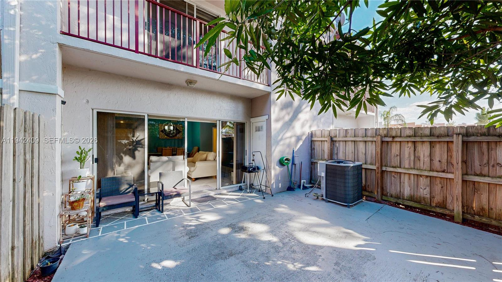 VILLAS AT THE HAMMOCKS CO - Residential