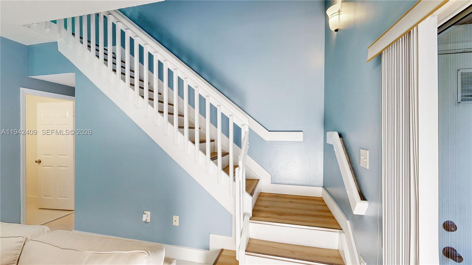 VILLAS AT THE HAMMOCKS CO - Residential