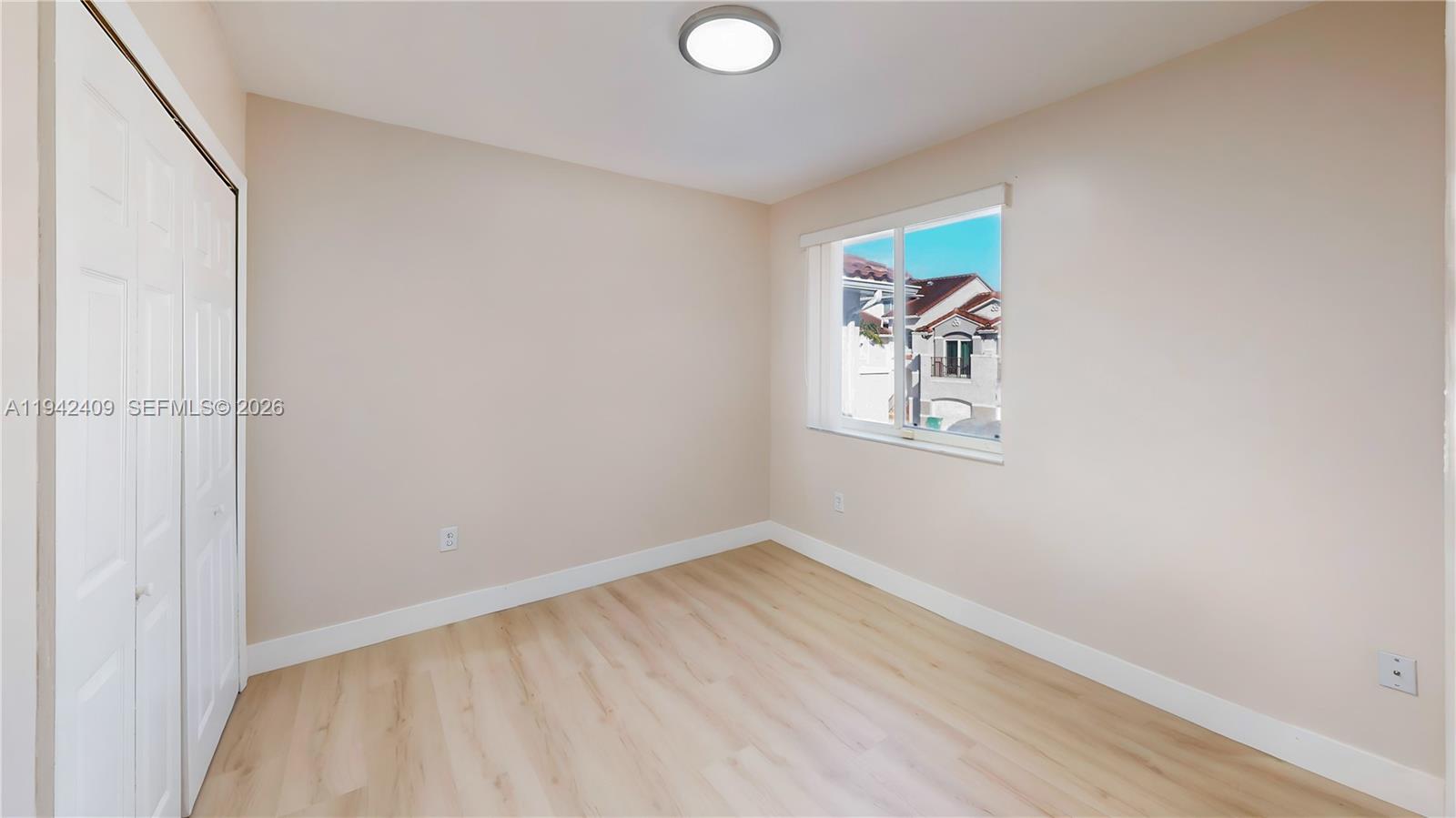 VILLAS AT THE HAMMOCKS CO - Residential