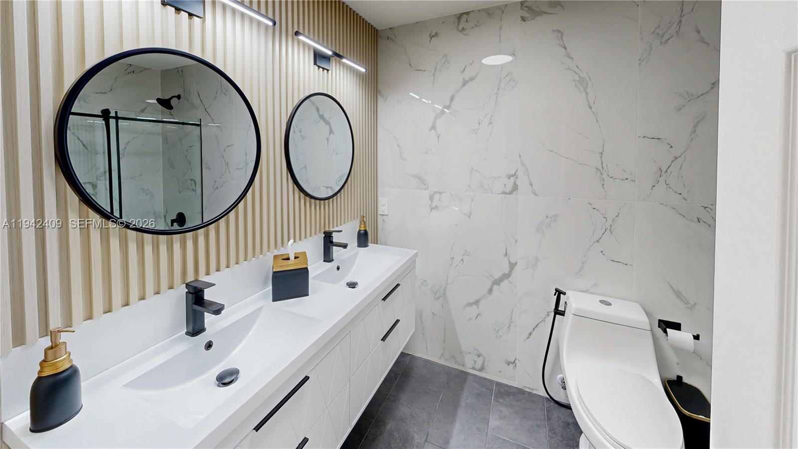 VILLAS AT THE HAMMOCKS CO - Residential