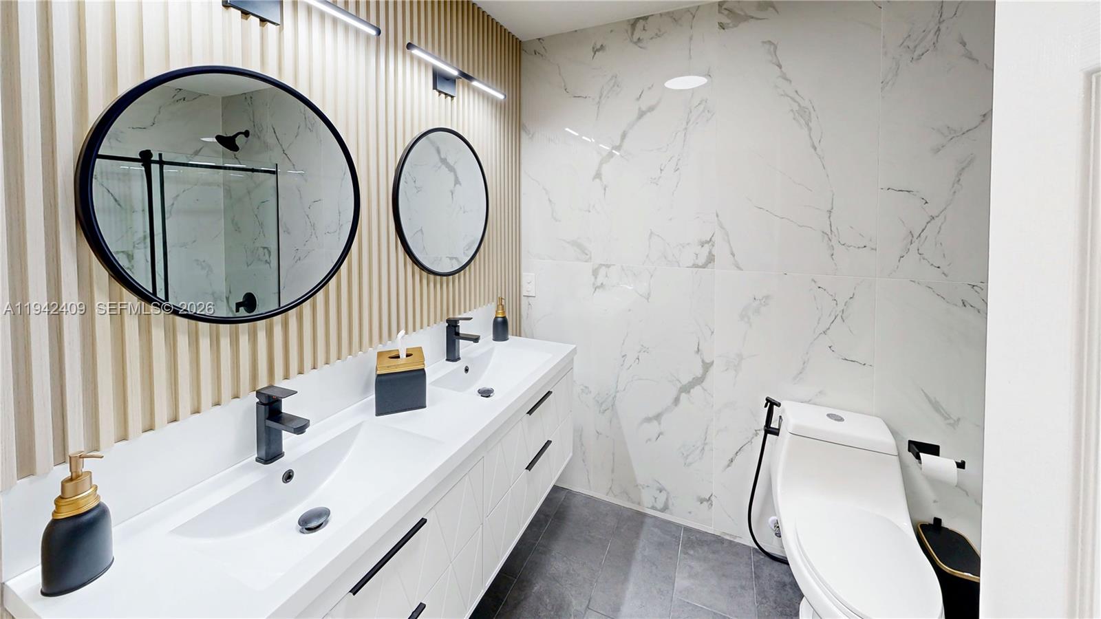 VILLAS AT THE HAMMOCKS CO - Residential