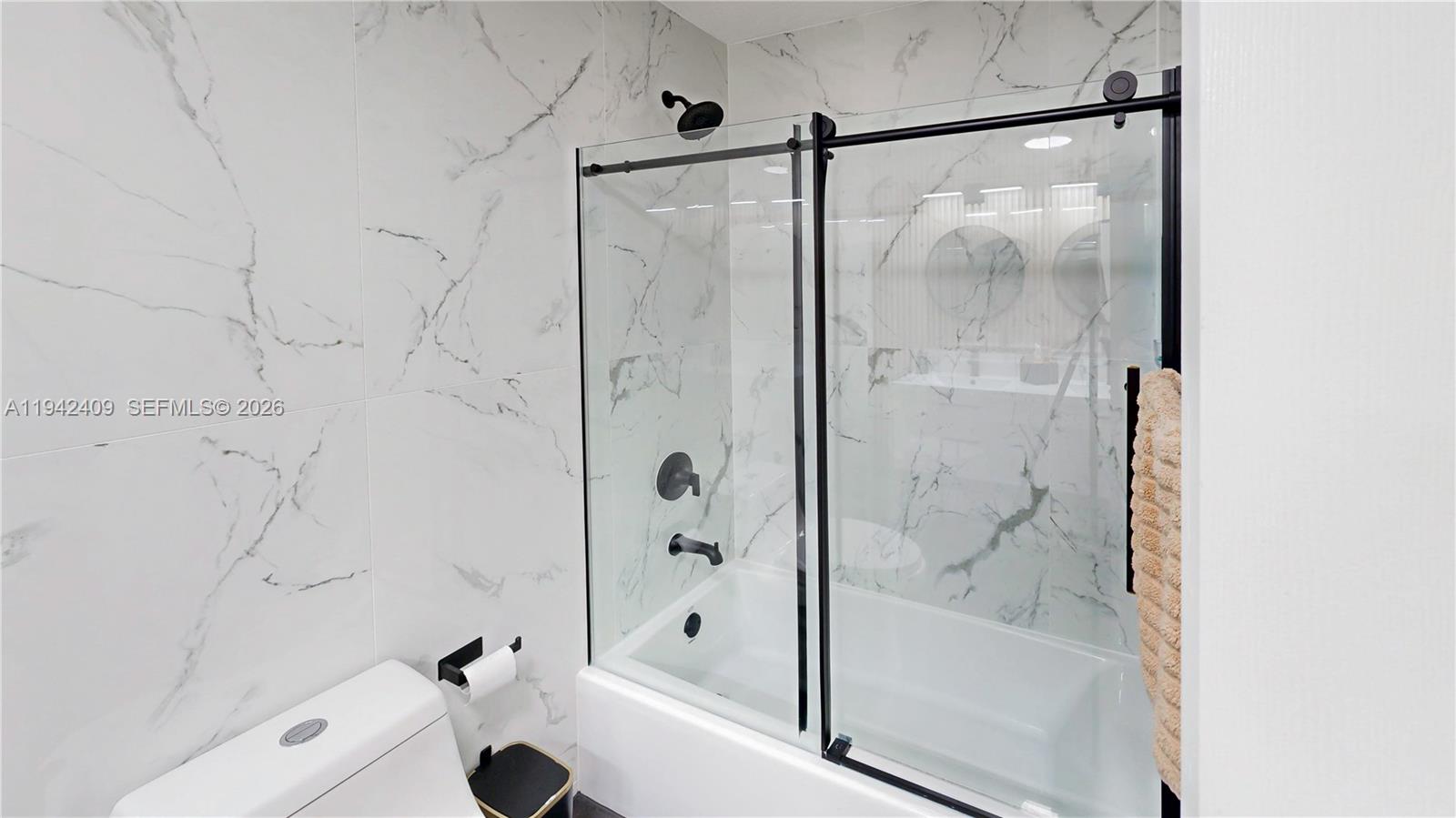 VILLAS AT THE HAMMOCKS CO - Residential