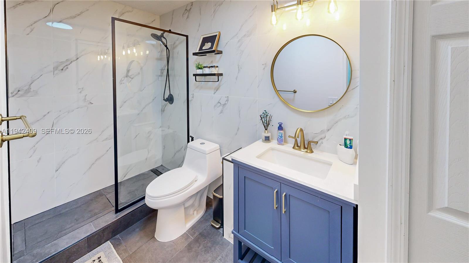 VILLAS AT THE HAMMOCKS CO - Residential