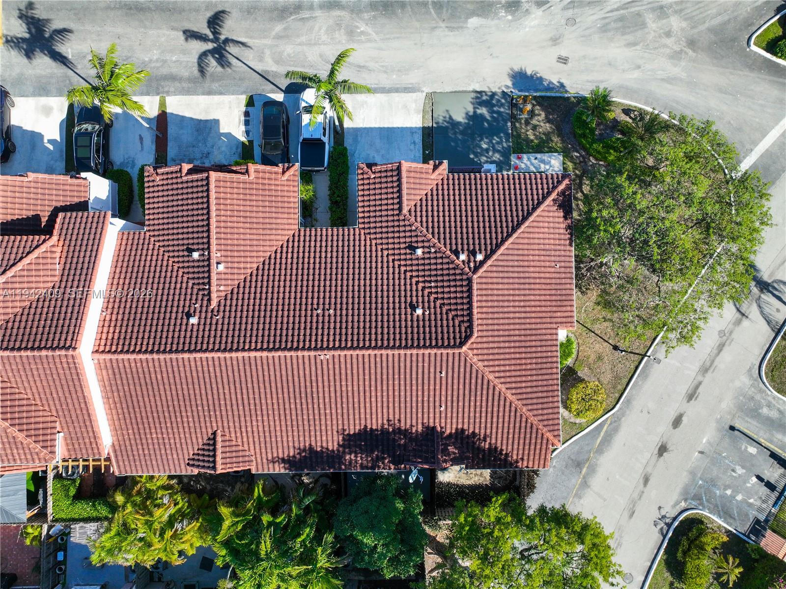 VILLAS AT THE HAMMOCKS CO - Residential