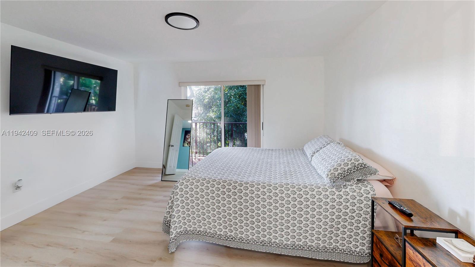 VILLAS AT THE HAMMOCKS CO - Residential