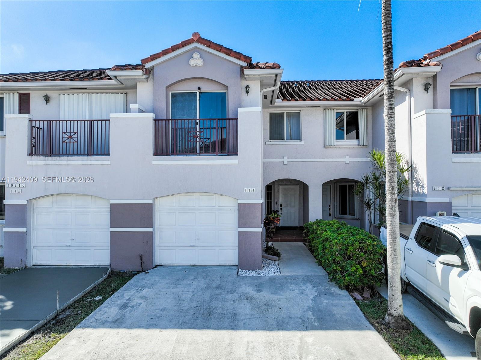 VILLAS AT THE HAMMOCKS CO - Residential