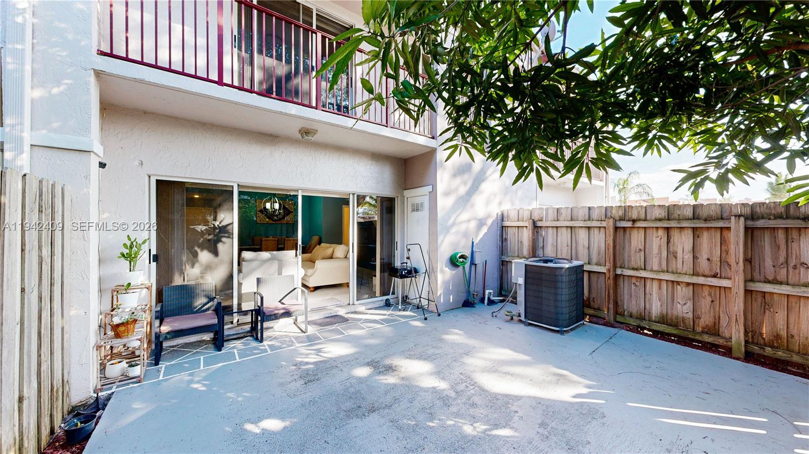 VILLAS AT THE HAMMOCKS CO - Residential