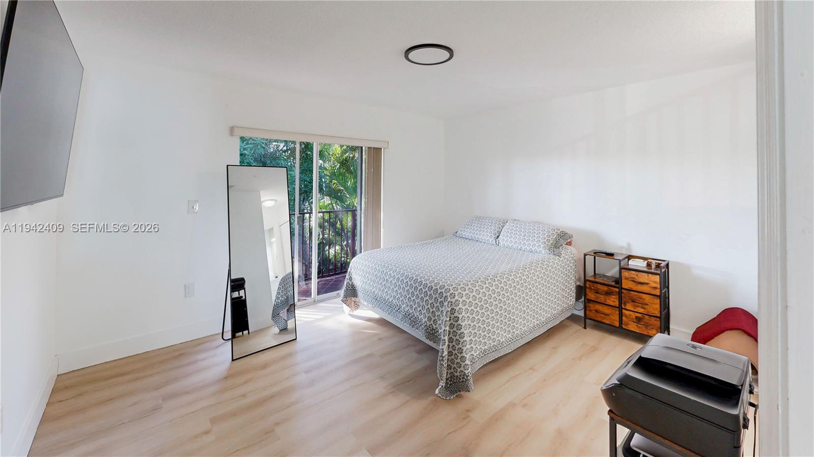 VILLAS AT THE HAMMOCKS CO - Residential