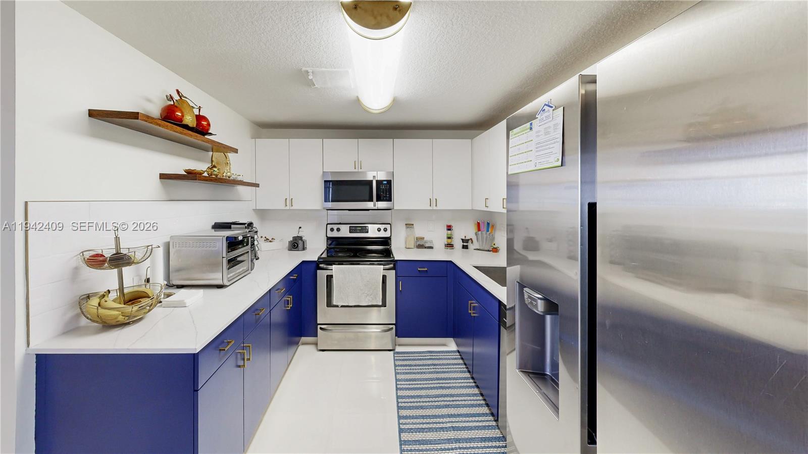 VILLAS AT THE HAMMOCKS CO - Residential