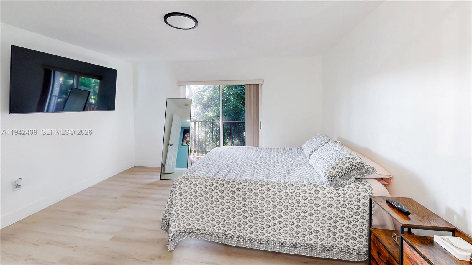 VILLAS AT THE HAMMOCKS CO - Residential