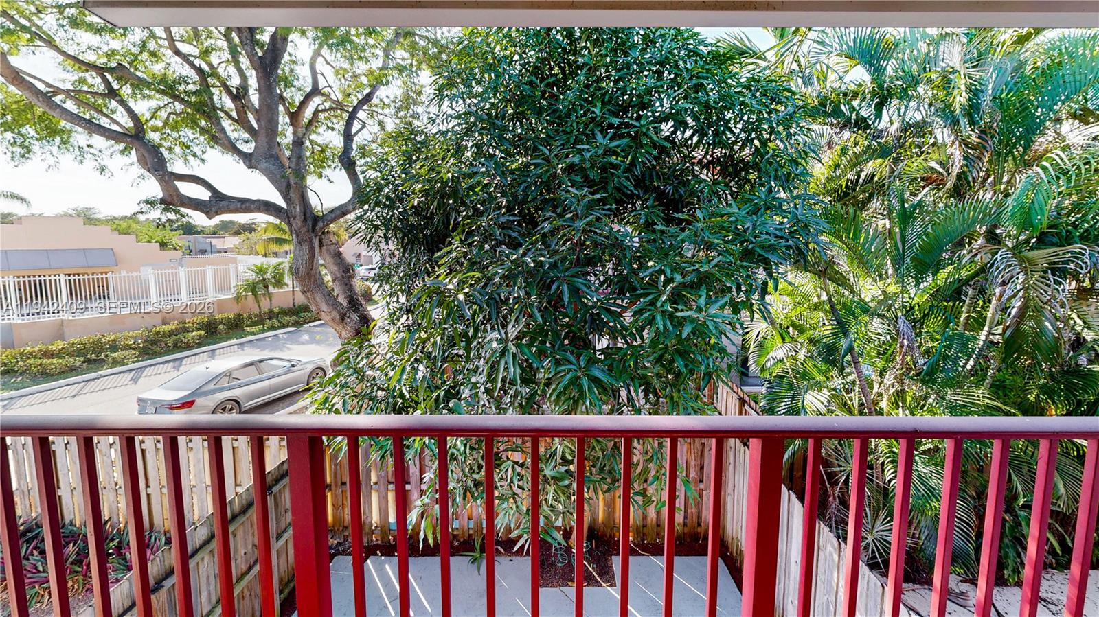 VILLAS AT THE HAMMOCKS CO - Residential