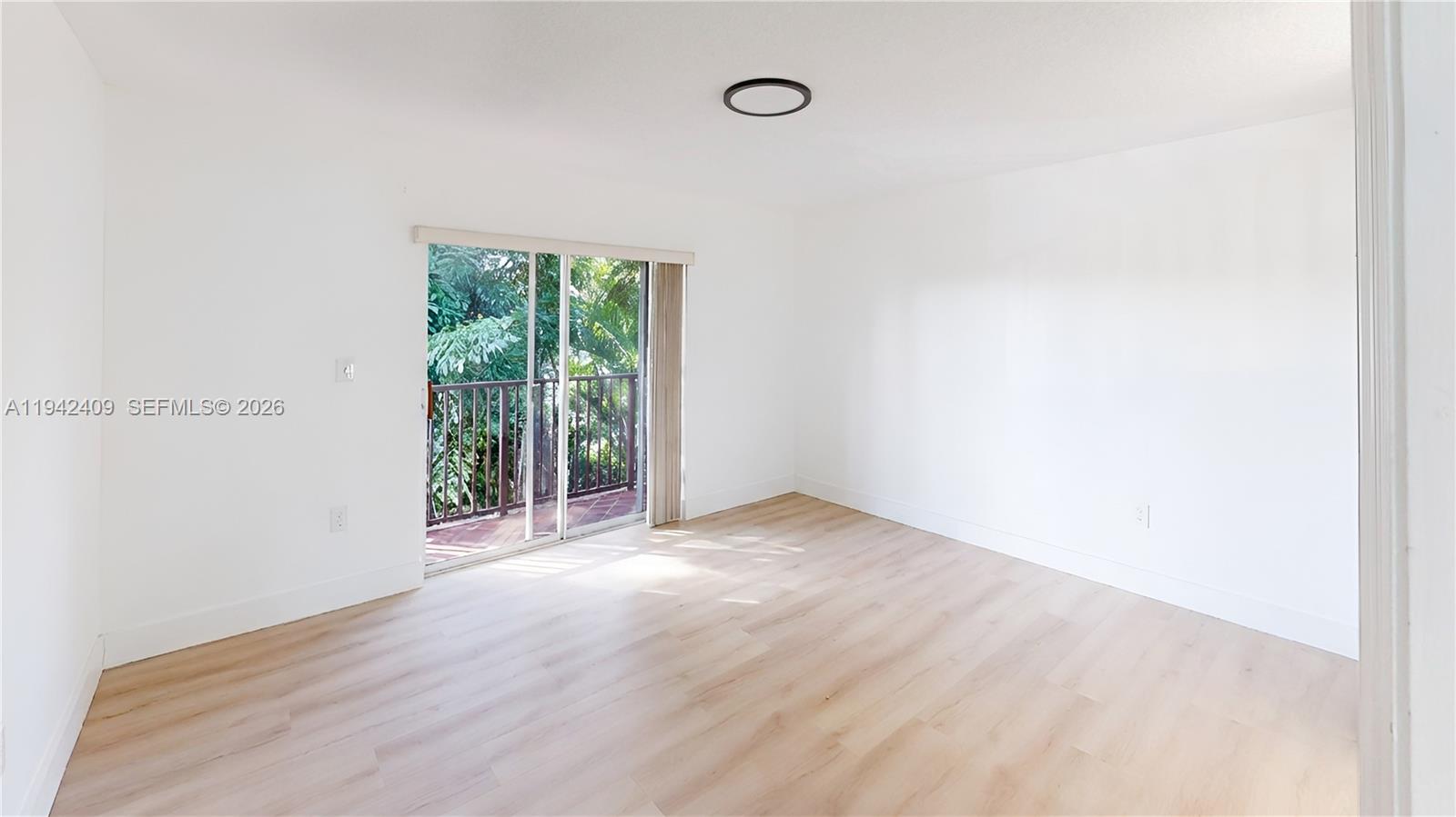 VILLAS AT THE HAMMOCKS CO - Residential