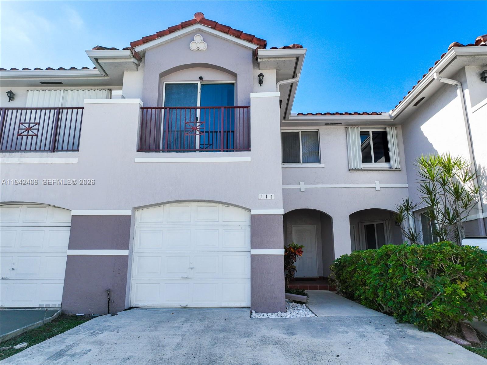 VILLAS AT THE HAMMOCKS CO - Residential