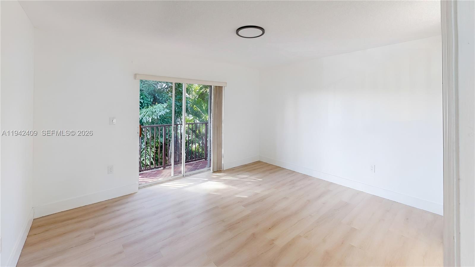 VILLAS AT THE HAMMOCKS CO - Residential