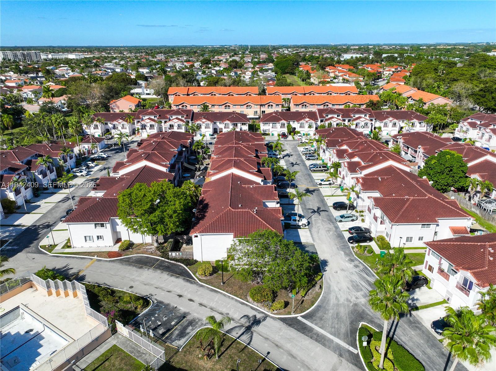 VILLAS AT THE HAMMOCKS CO - Residential