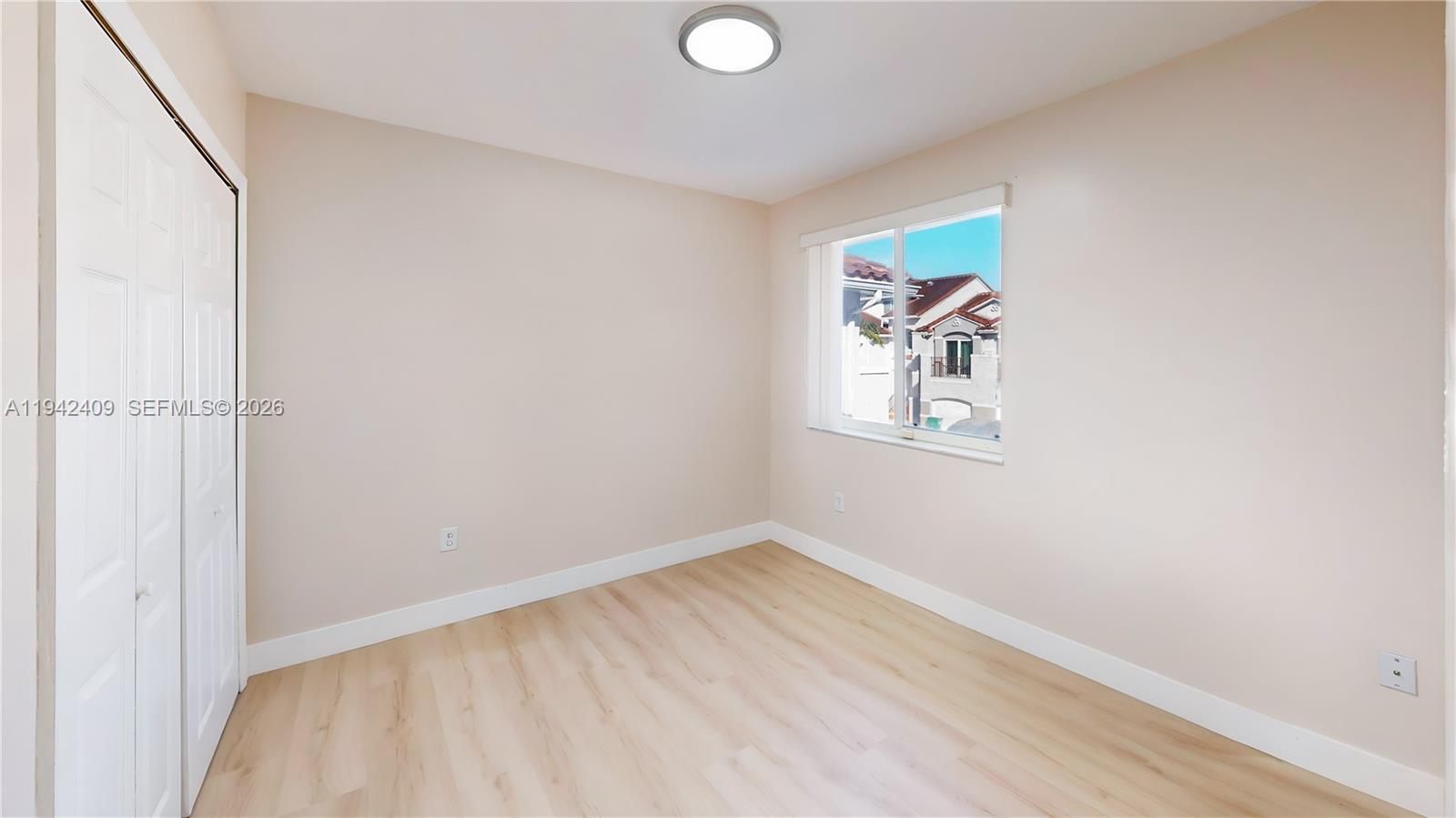 VILLAS AT THE HAMMOCKS CO - Residential