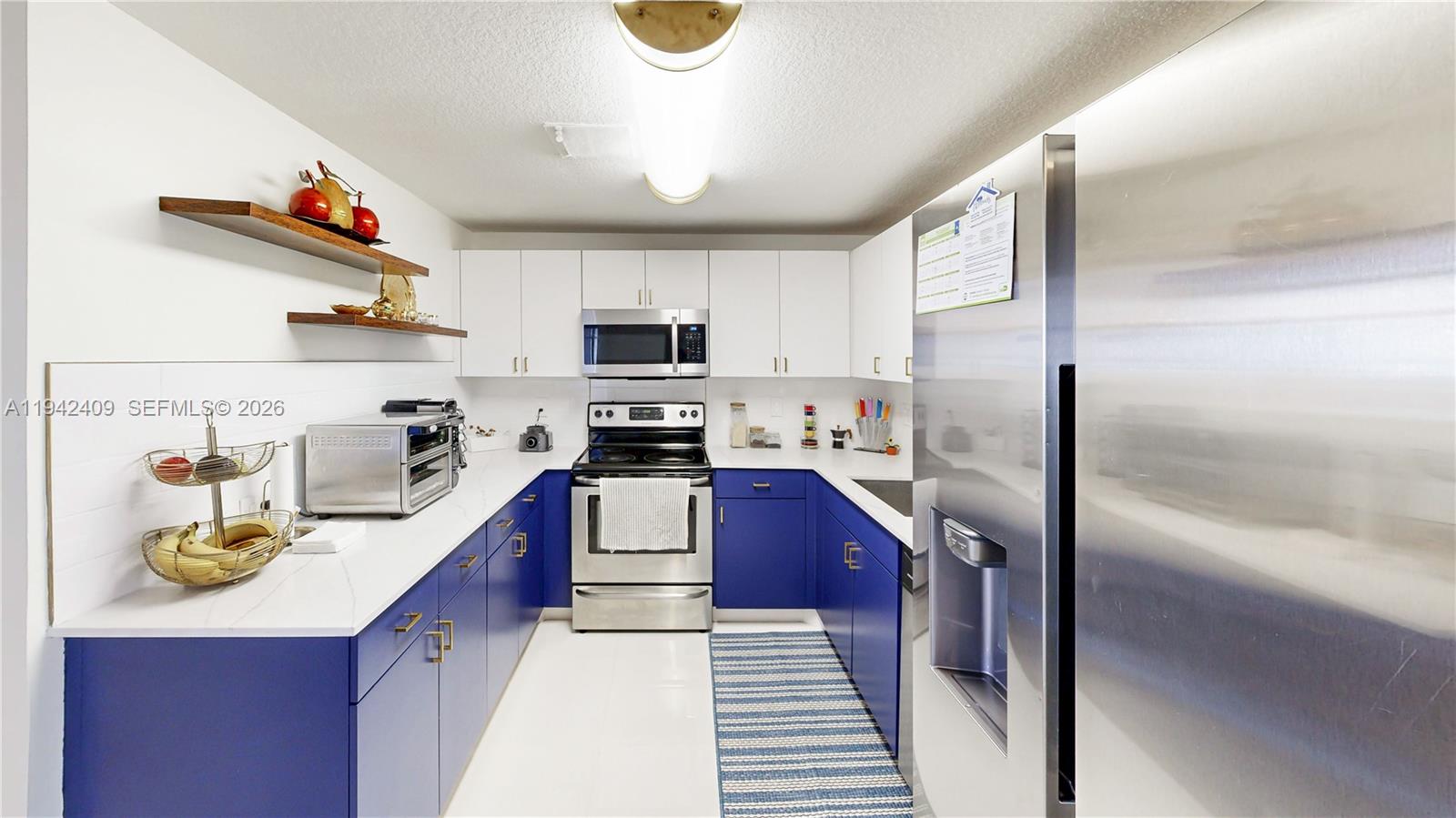 VILLAS AT THE HAMMOCKS CO - Residential