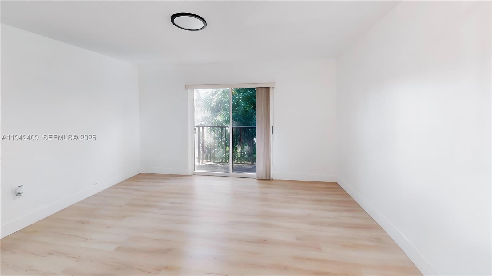 VILLAS AT THE HAMMOCKS CO - Residential