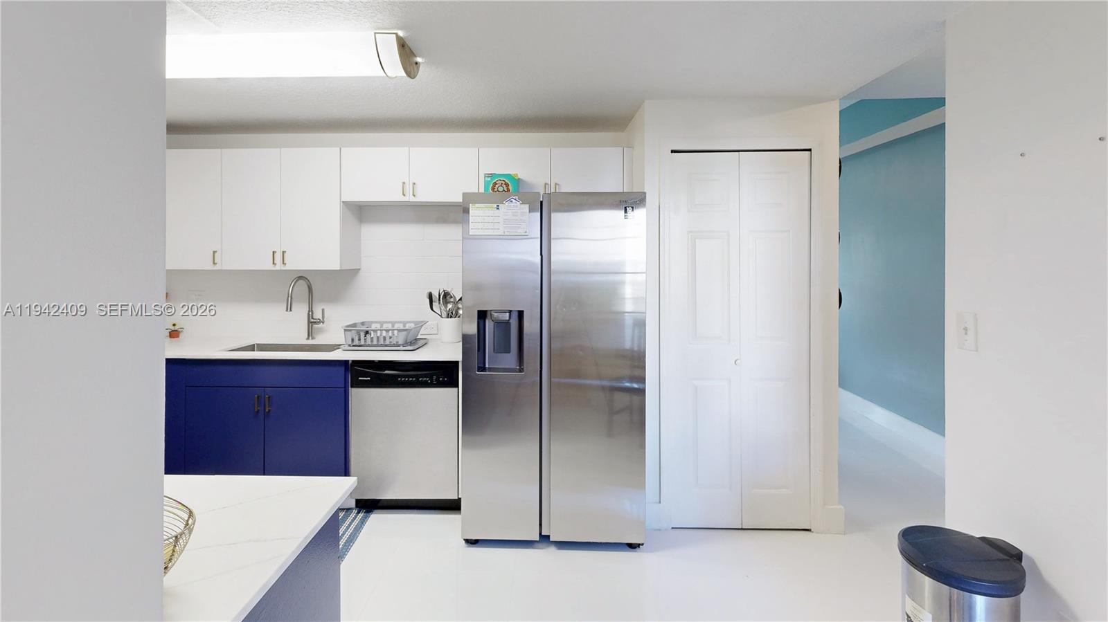 VILLAS AT THE HAMMOCKS CO - Residential