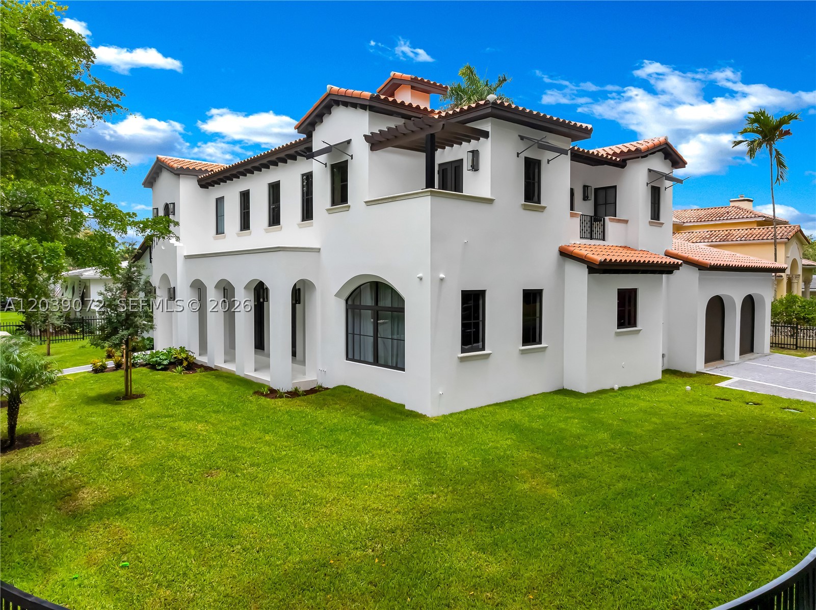5111 Alhambra Cir