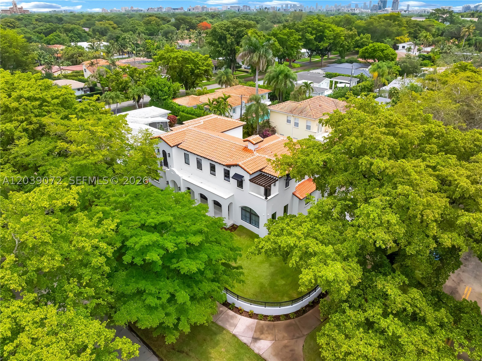 5111 Alhambra Cir