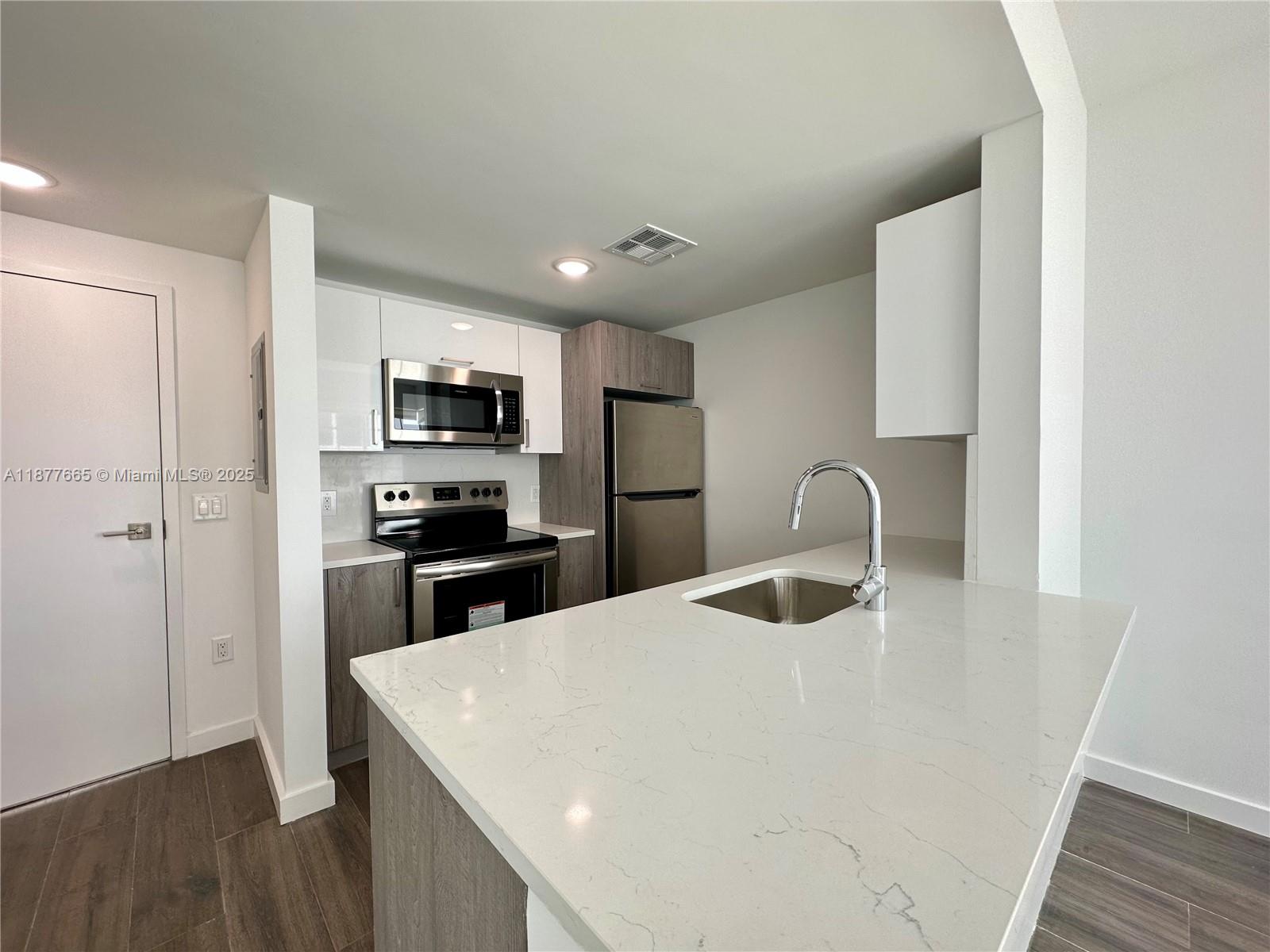 This newly renovated apartment first-floor corner unit is made for both entertaining and everyday living.
It offers exceptional storage space with a large walk-in closet and plenty of kitchen cabinets.
There are stainless steel appliances and wood tile flooring throughout, complete with modern light fixtures and updated hardware.
Depot Lenox offers many amenities including laundry on-site, water and trash included in the rent, gated controlled access entry into the property, and residential street parking available in the area.
The property is pet friendly with weight limits and additional fees.