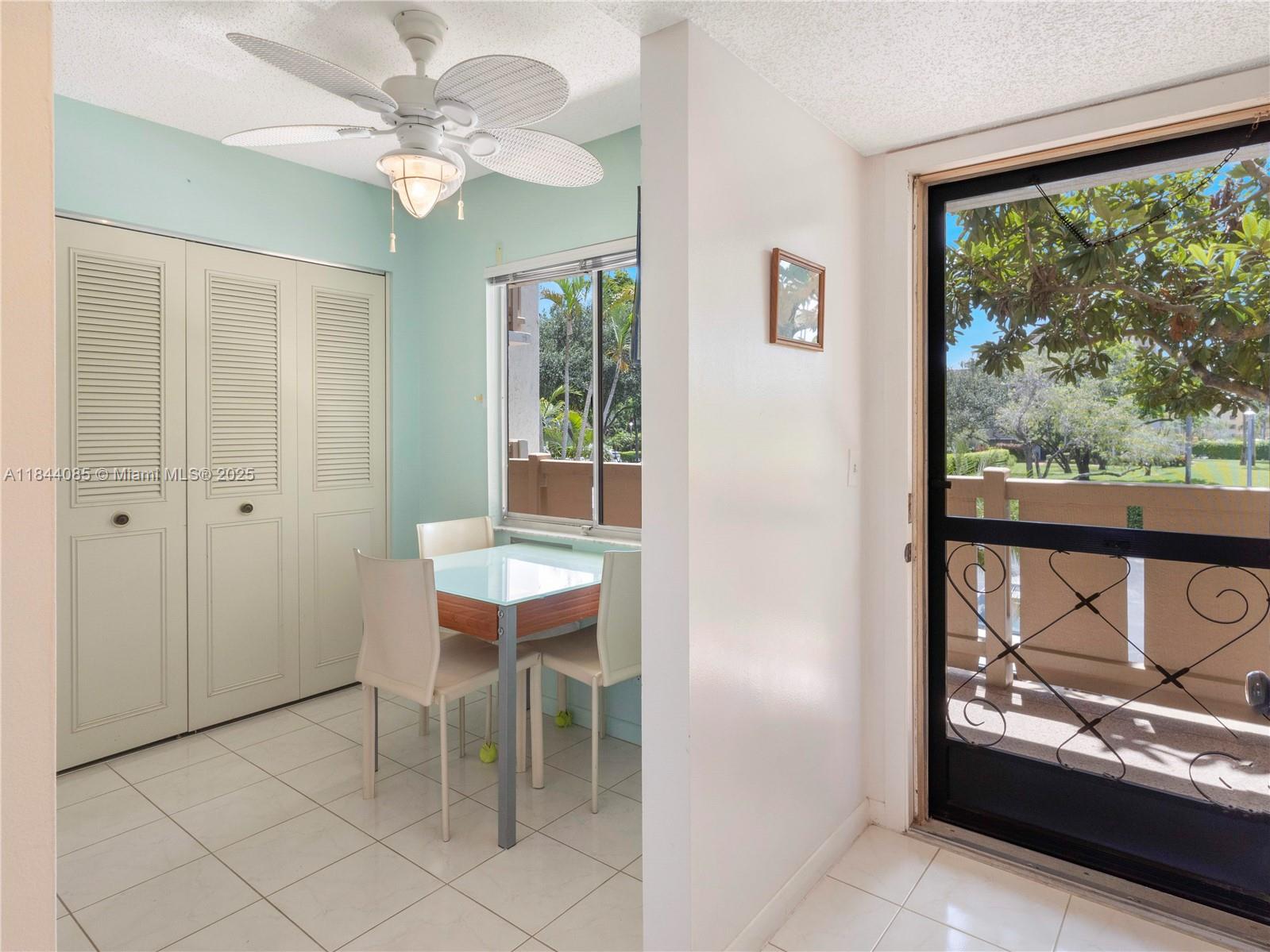 14360 Strathmore Ln 203, Delray Beach, FL, 33446/$195,000 1 14360 Strathmore Ln 203