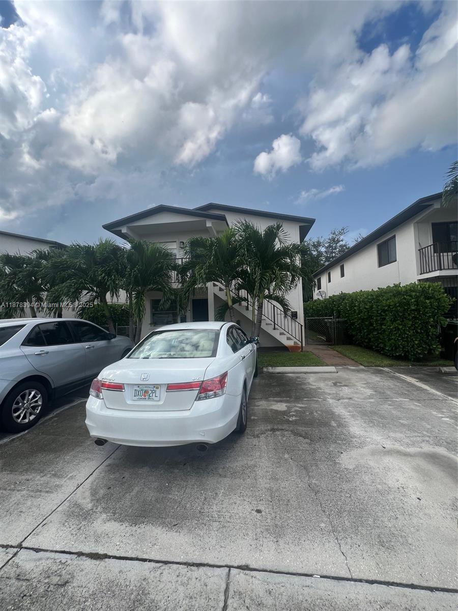HIALEAH 8TH ADDN - Residential Lease