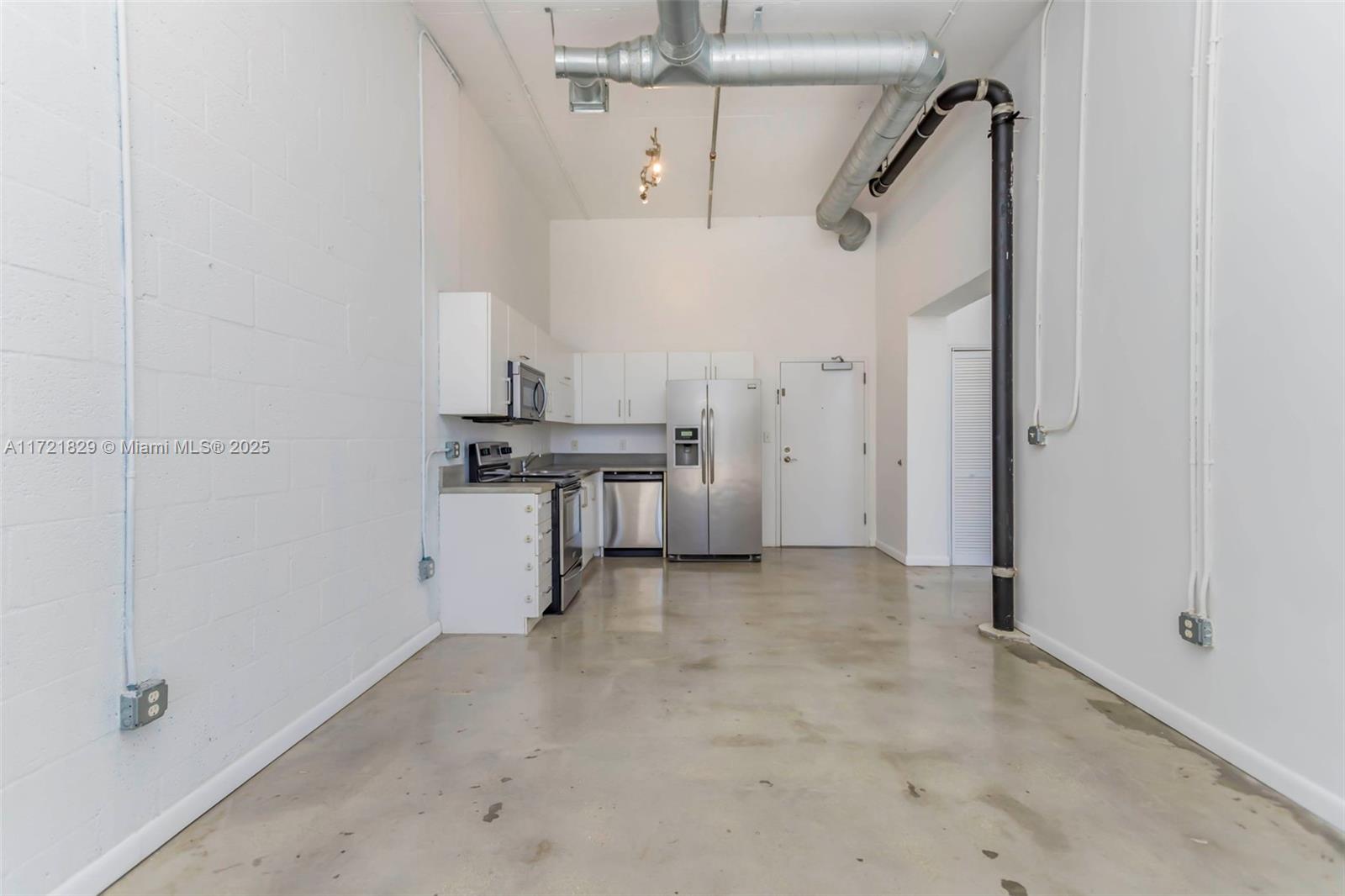 444 NE 30th St 1105