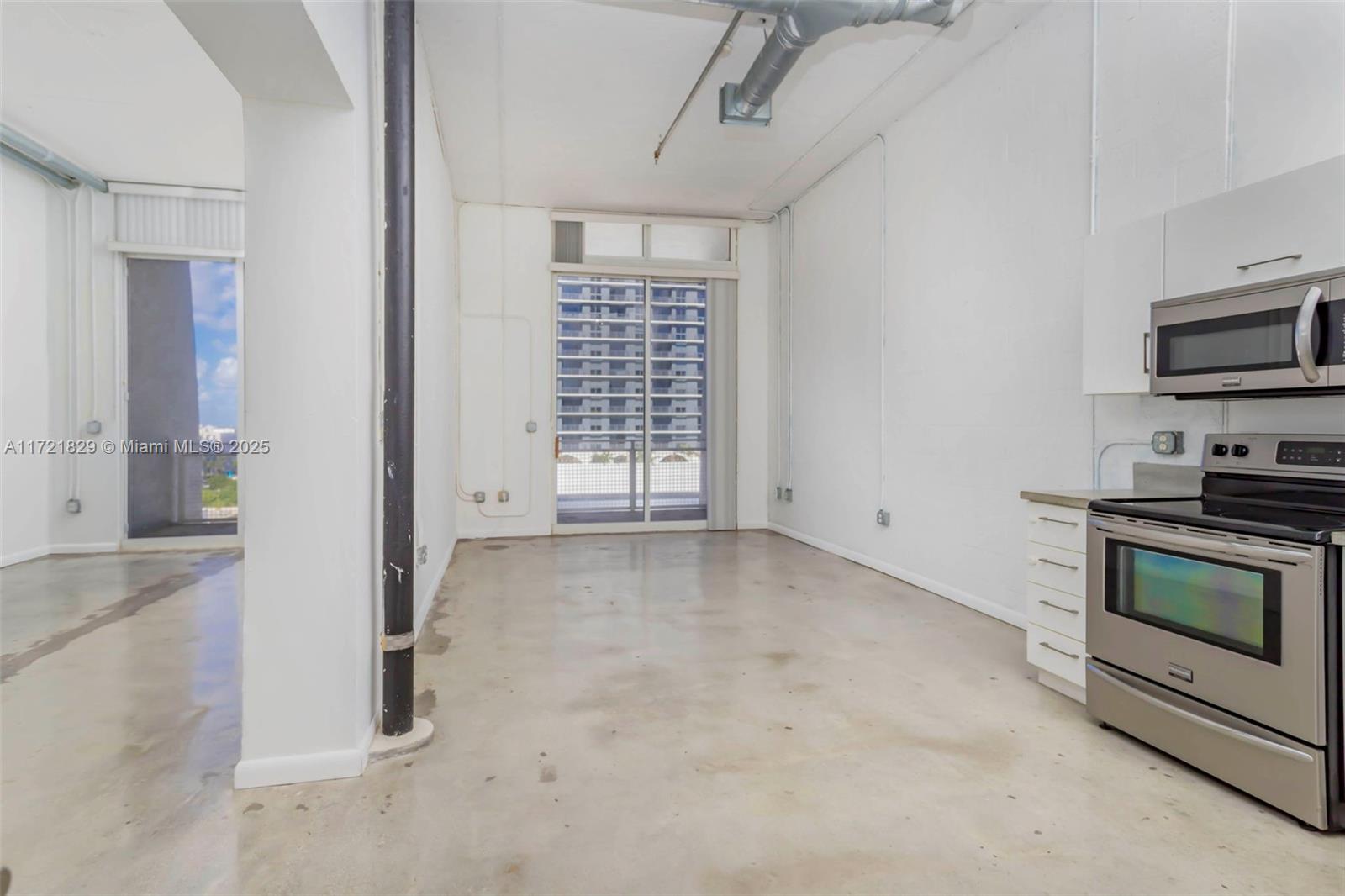444 NE 30th St 1105