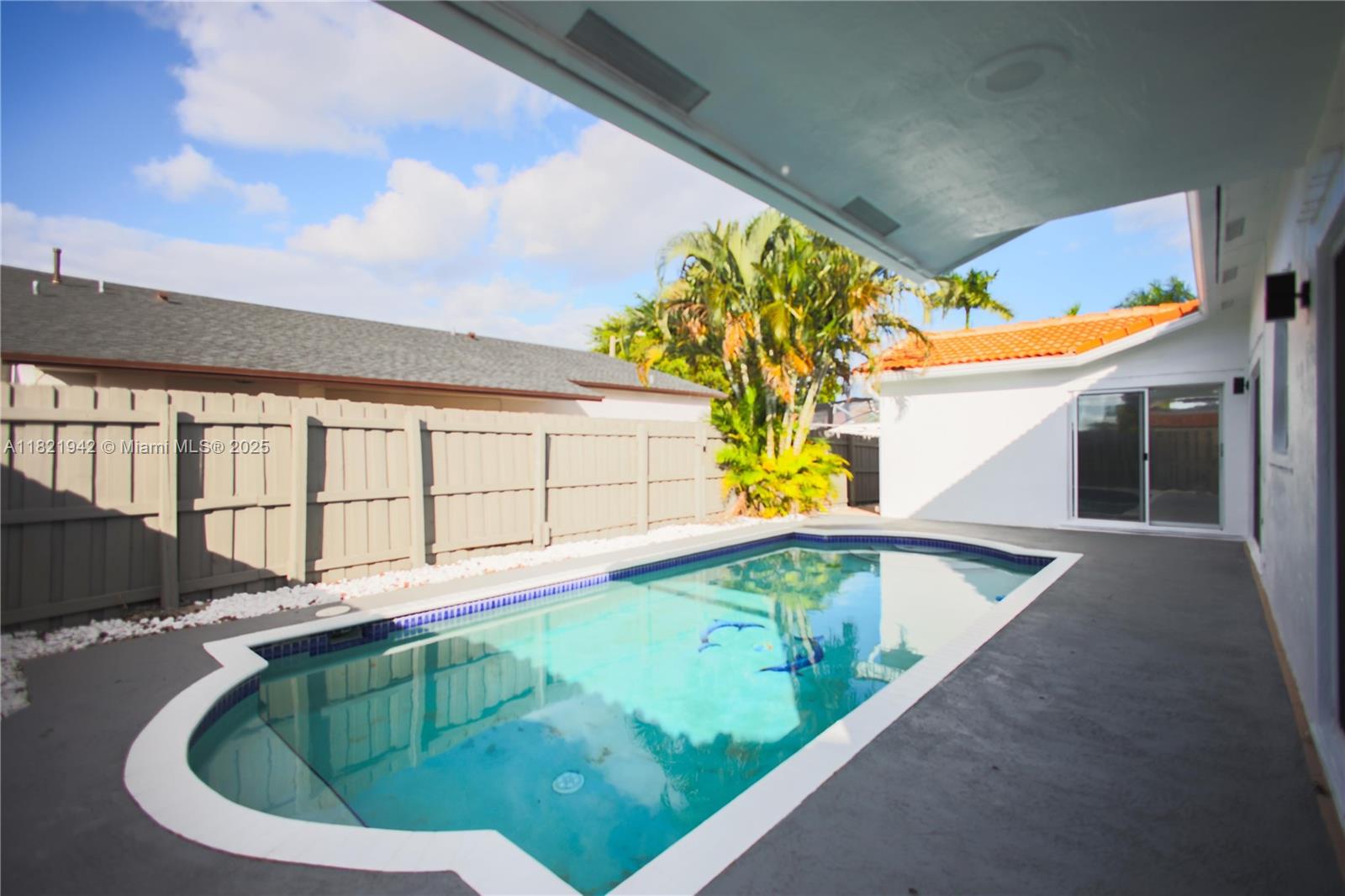 MAJESTIC HOMES - Residential