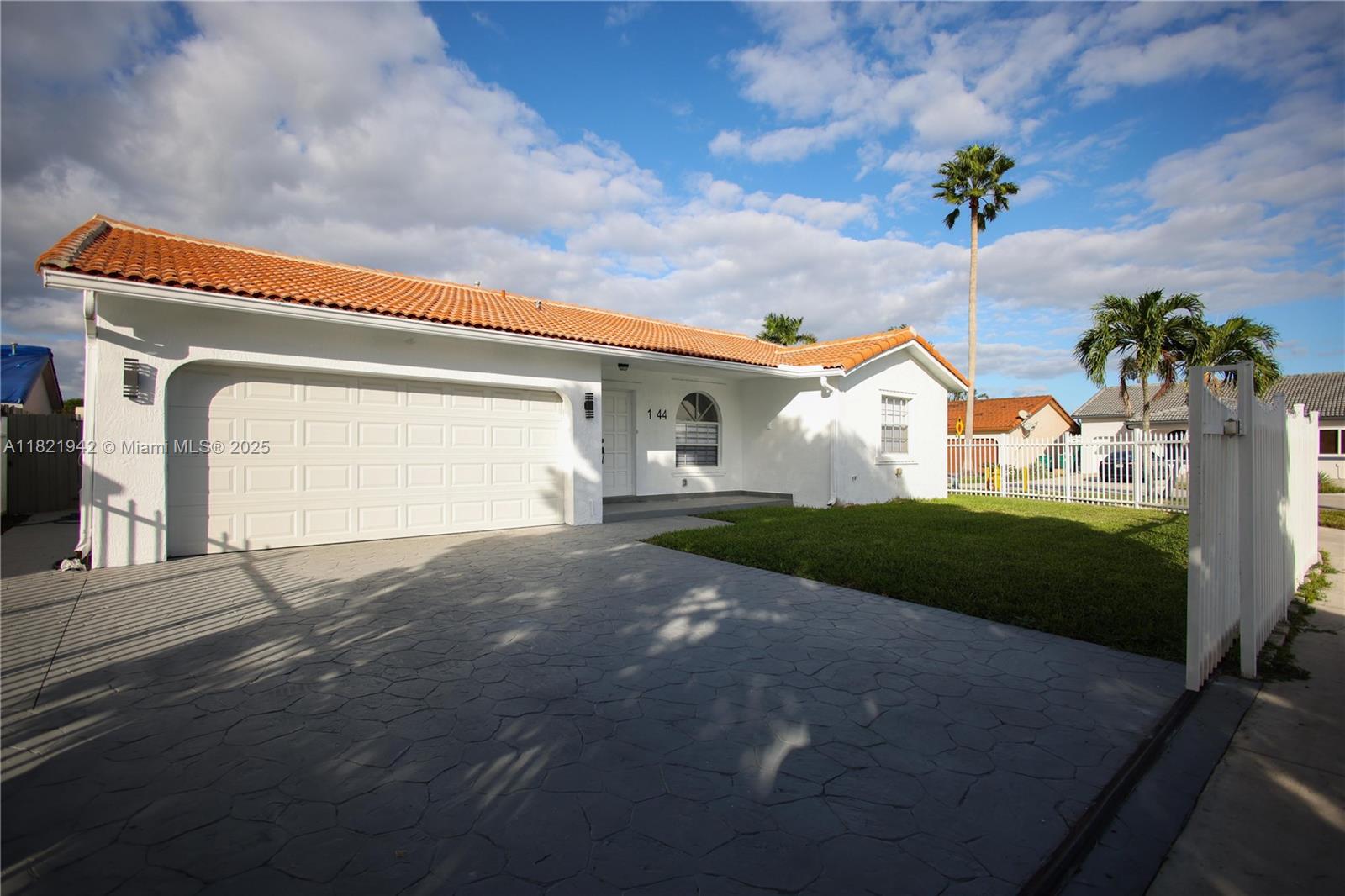 MAJESTIC HOMES - Residential