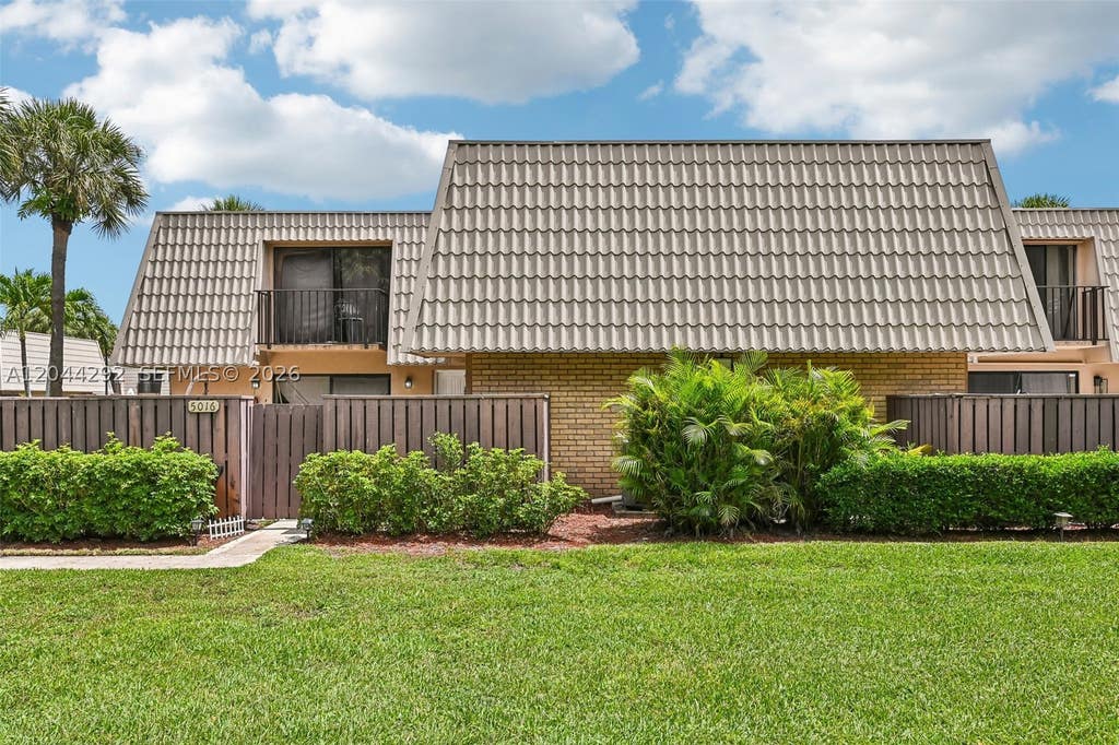 Photo of 5016 50th Way, West Palm Beach, FL 33409 (MLS # A12044292)
