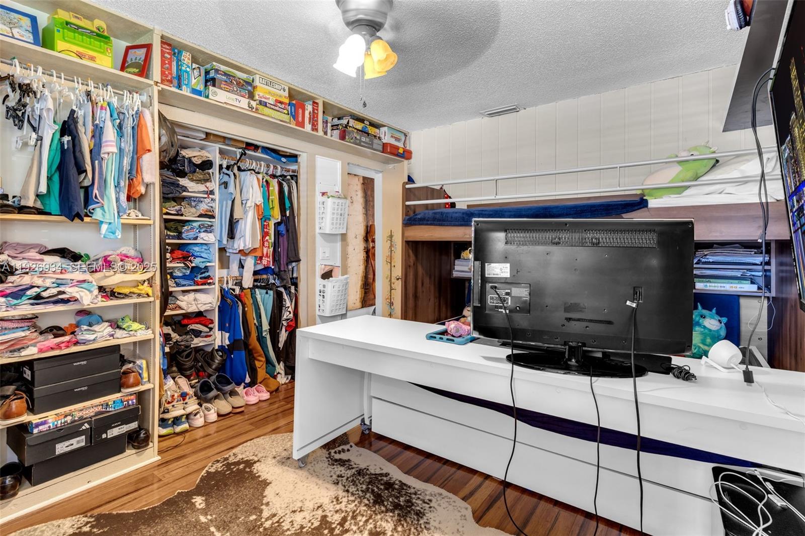 EVERGLADES SUGAR & LAND - Residential Lease