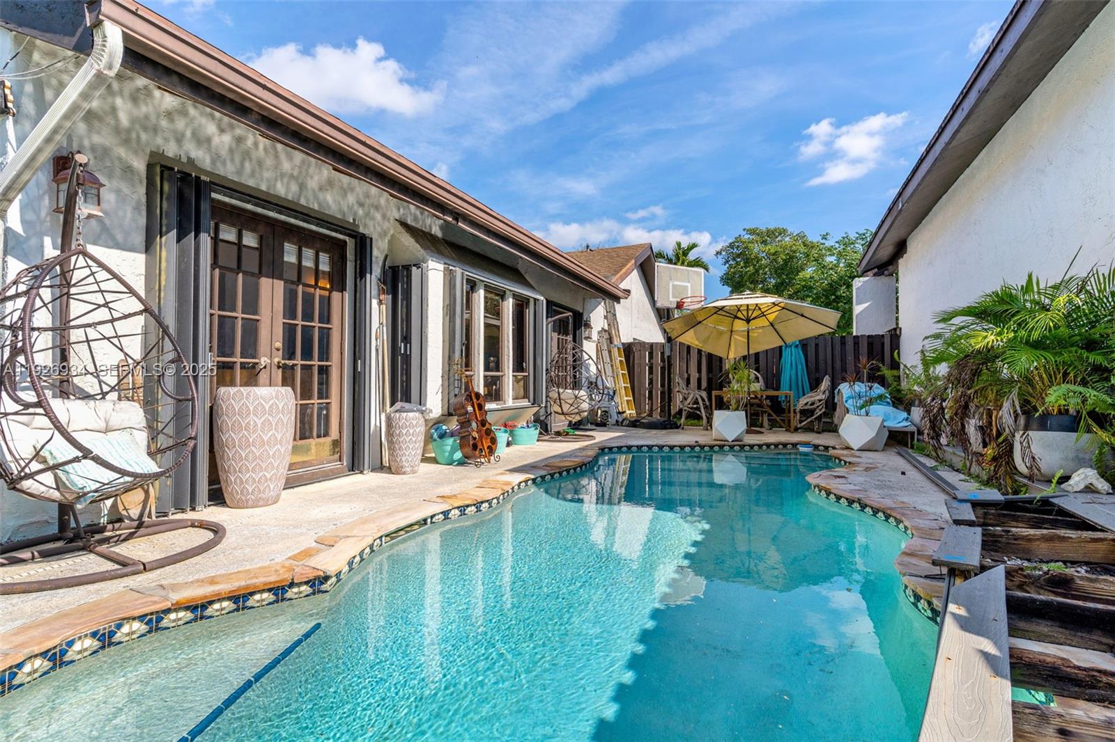 EVERGLADES SUGAR & LAND - Residential Lease