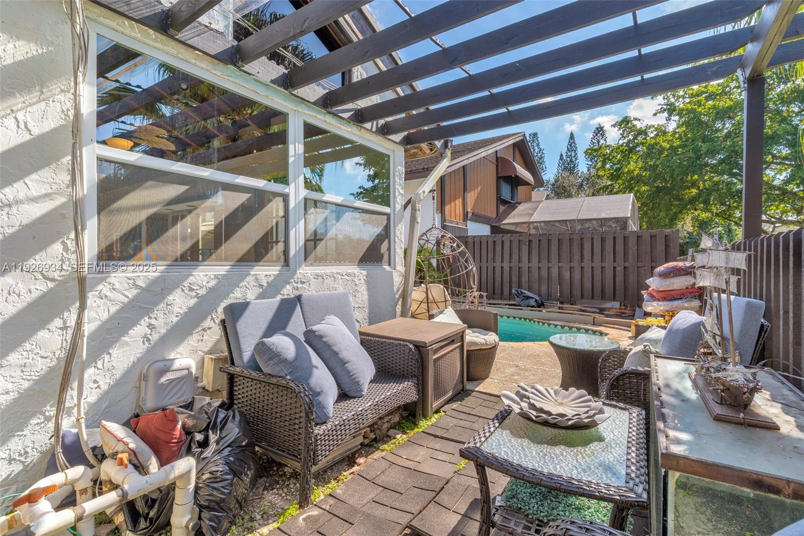 EVERGLADES SUGAR & LAND - Residential Lease