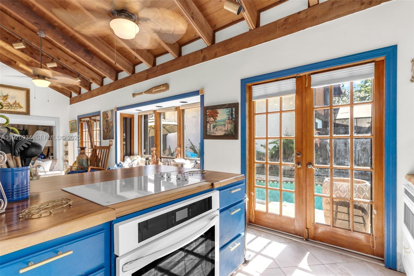 EVERGLADES SUGAR & LAND - Residential Lease