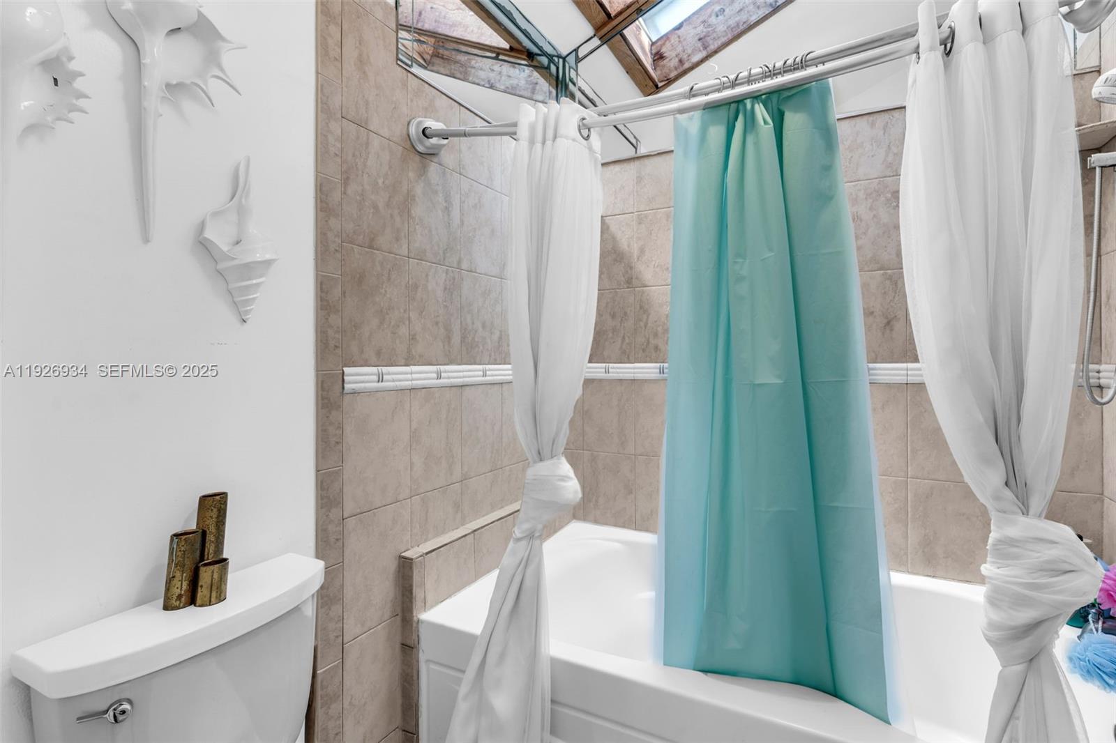 EVERGLADES SUGAR & LAND - Residential Lease