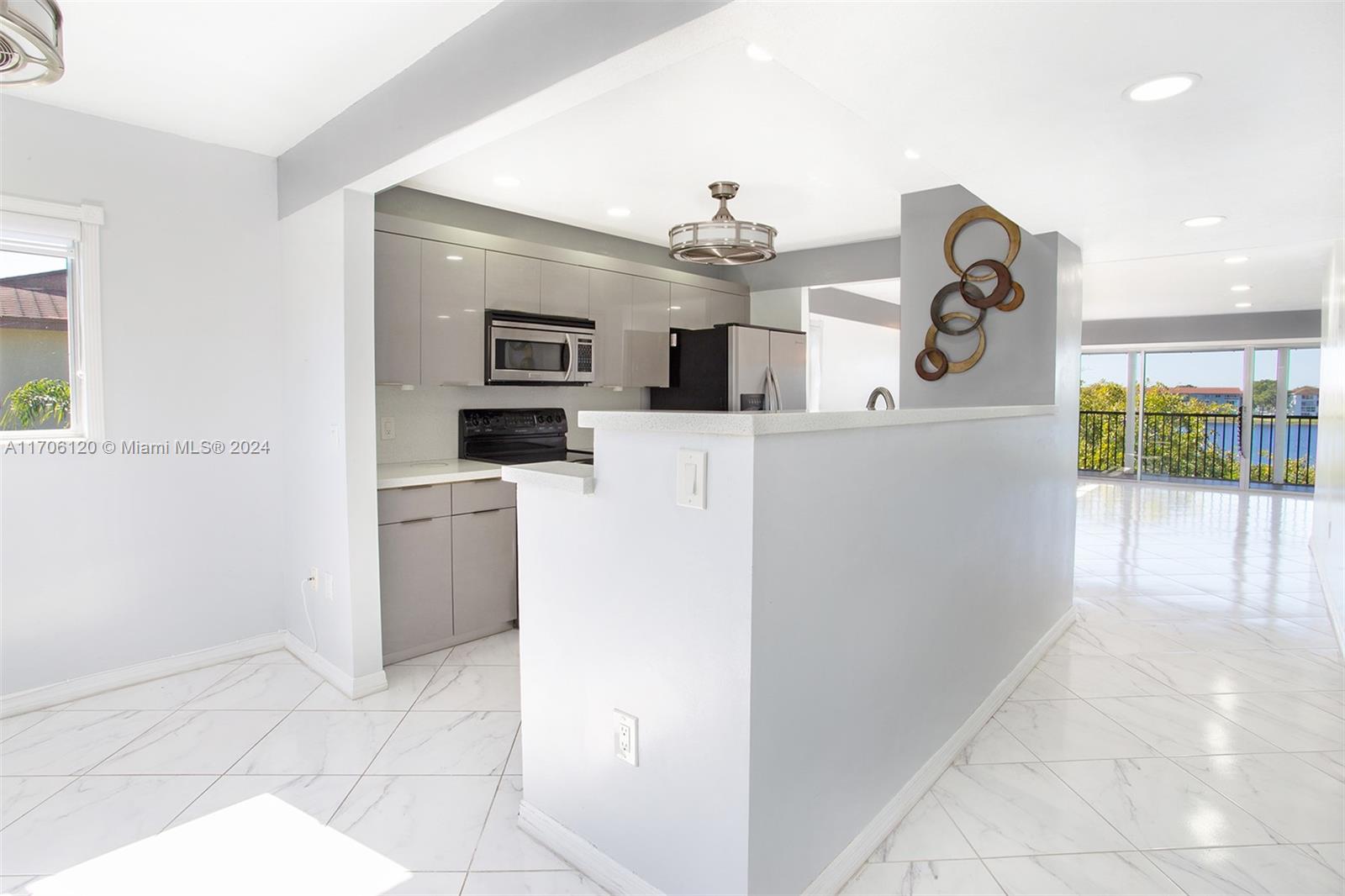 1400 Sw 131st Way 401Q, Pembroke Pines, Miami-Dade County, Florida - 2 Bedrooms  
2 Bathrooms - 