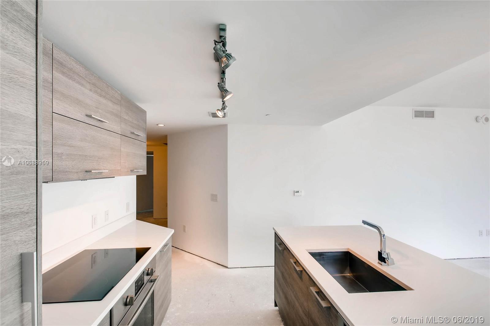 PARAISO BAY CONDO - Residential Lease
