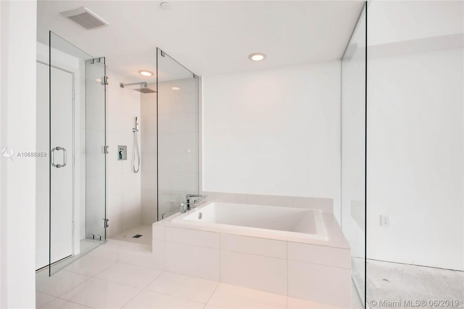 PARAISO BAY CONDO - Residential Lease