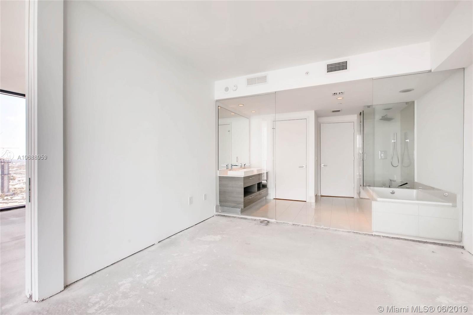 PARAISO BAY CONDO - Residential Lease